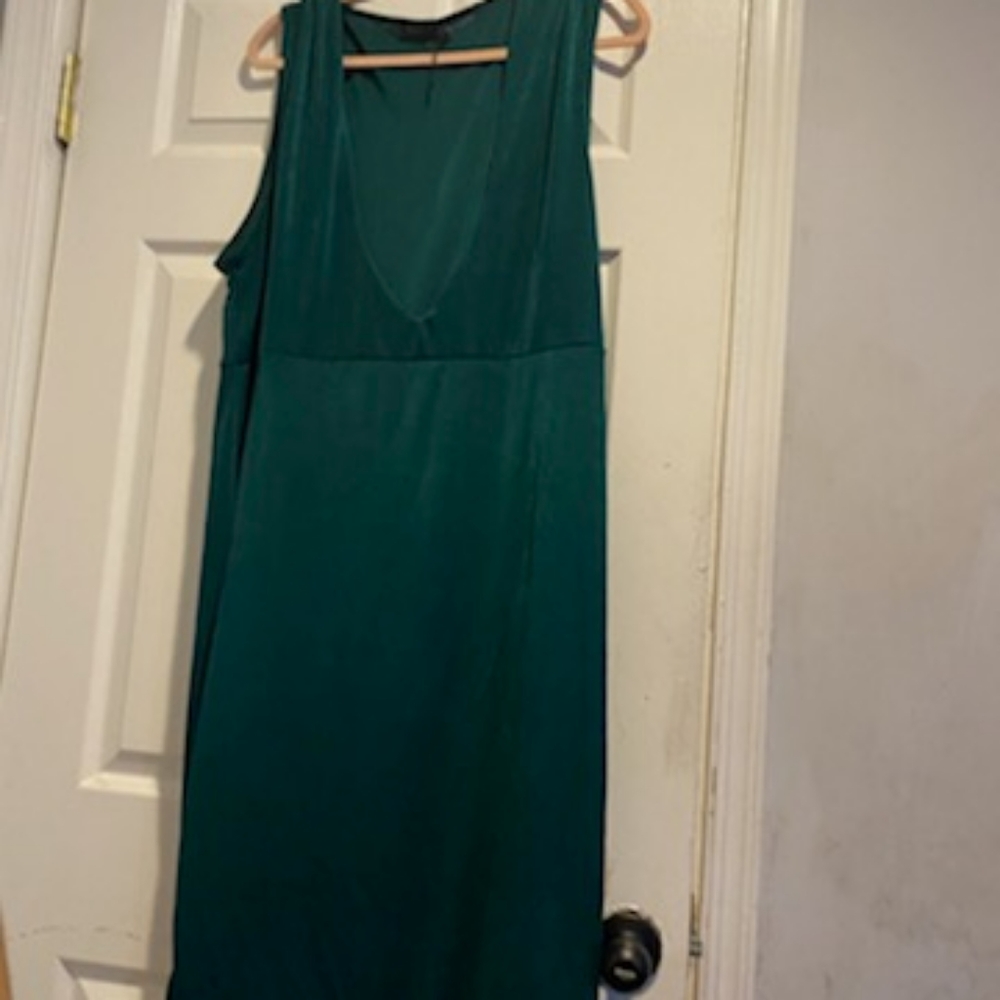 Plus size green body con dress
